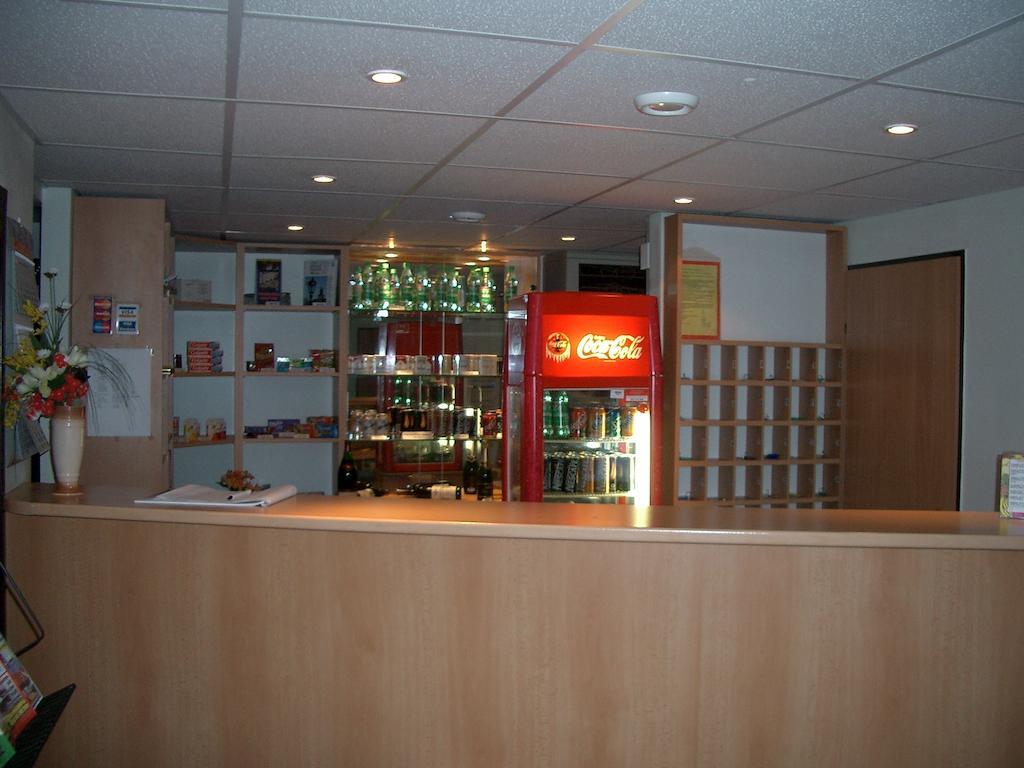Mondeo Prague Hotel Buitenkant foto